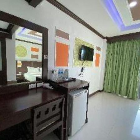 Azure Bangla Phuket Hotel Patong Екстериор снимка