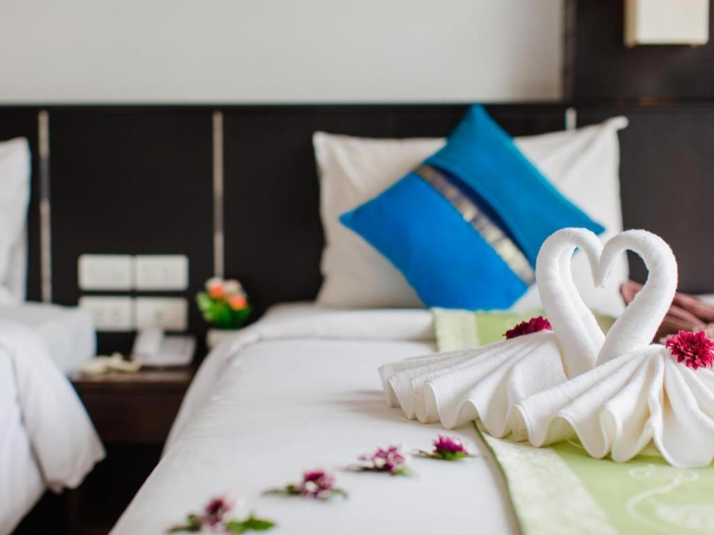 Azure Bangla Phuket Hotel Patong Екстериор снимка