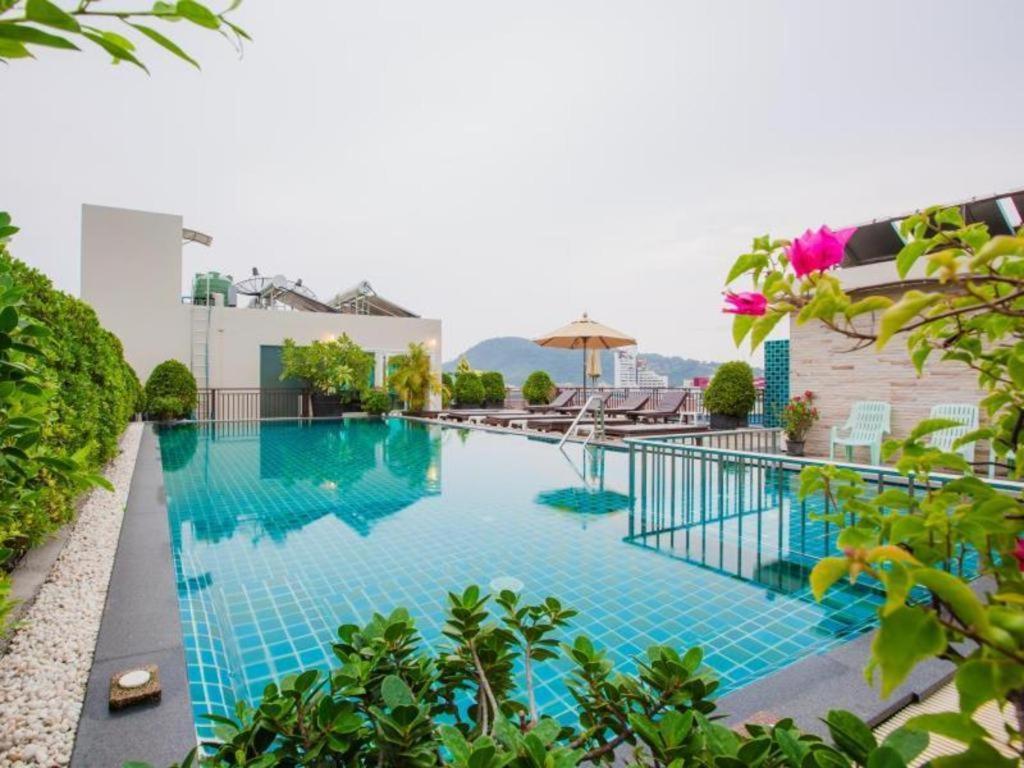 Azure Bangla Phuket Hotel Patong Екстериор снимка
