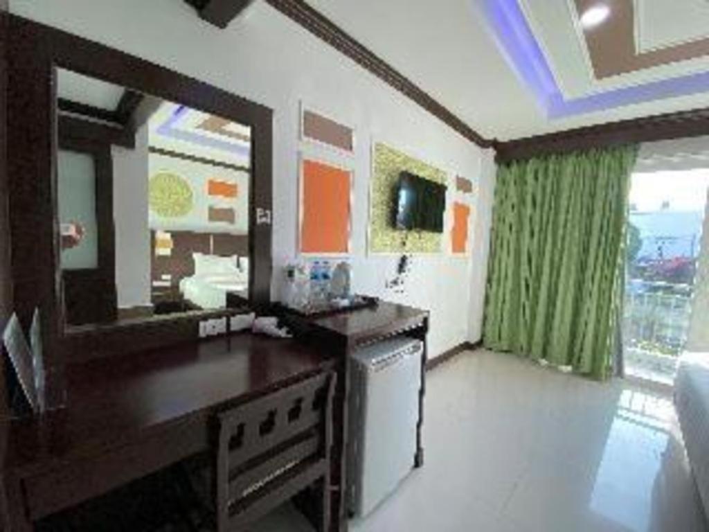 Azure Bangla Phuket Hotel Patong Екстериор снимка