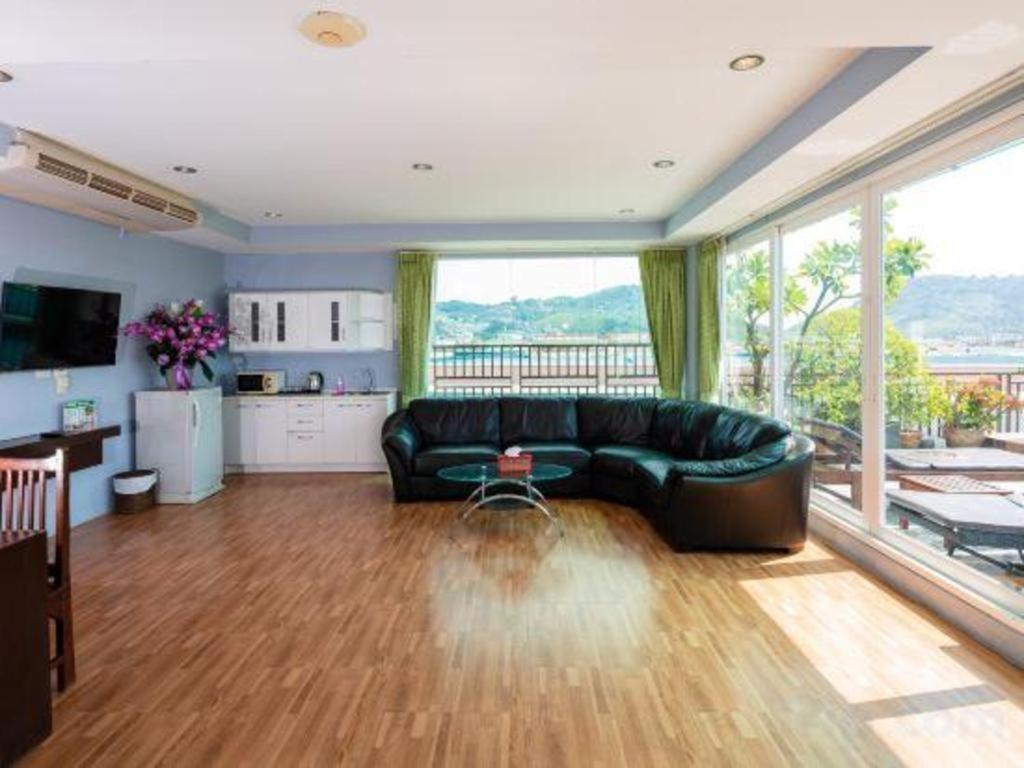 Azure Bangla Phuket Hotel Patong Екстериор снимка
