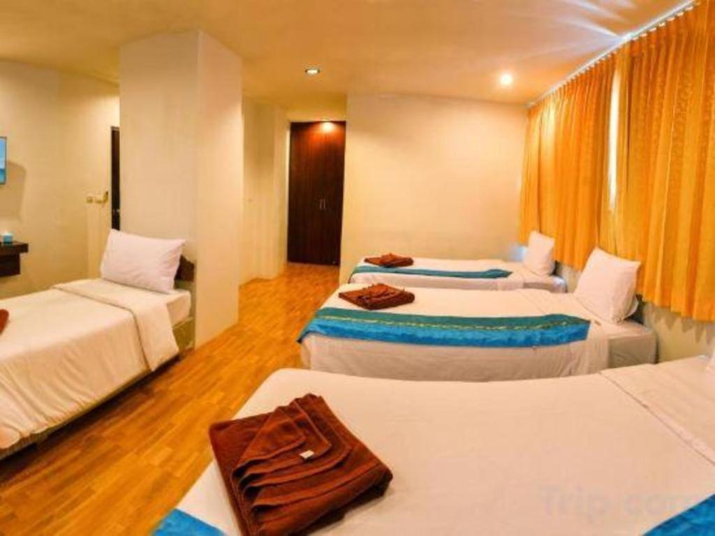 Azure Bangla Phuket Hotel Patong Екстериор снимка