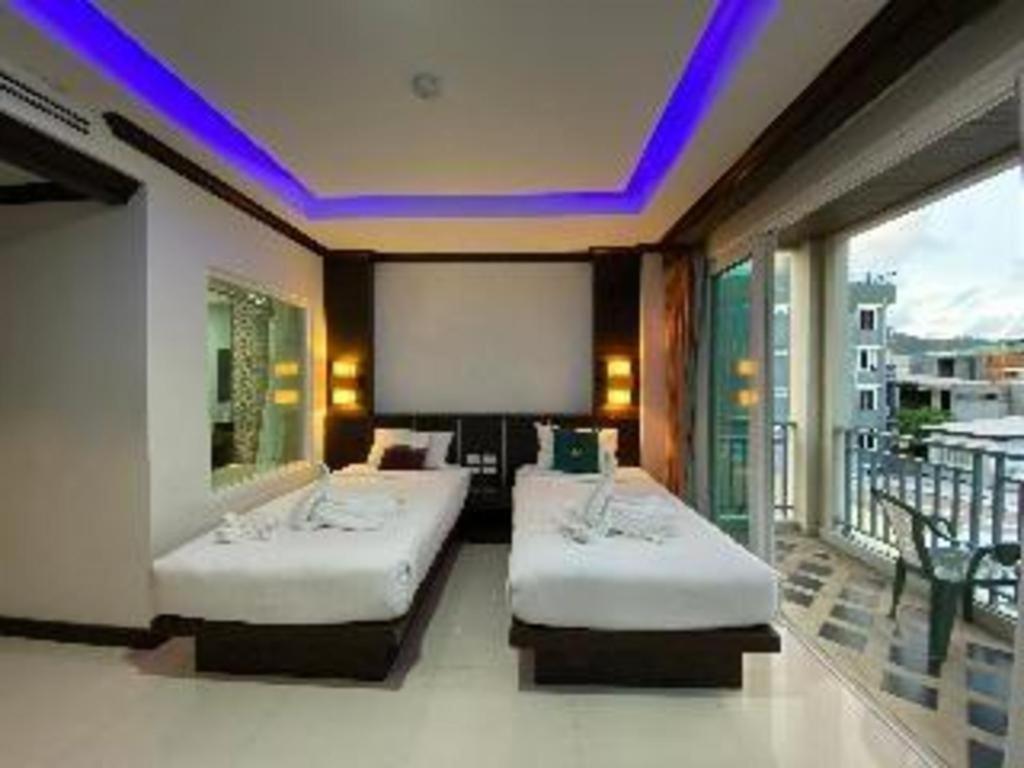 Azure Bangla Phuket Hotel Patong Екстериор снимка