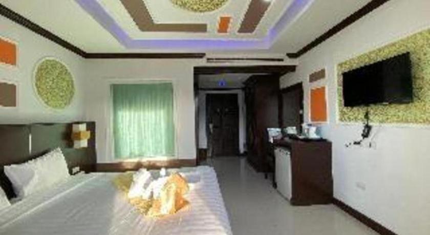 Azure Bangla Phuket Hotel Patong Екстериор снимка