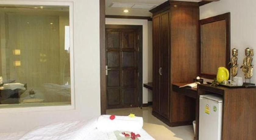 Azure Bangla Phuket Hotel Patong Екстериор снимка