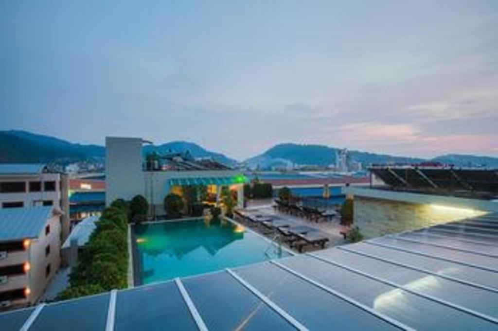 Azure Bangla Phuket Hotel Patong Екстериор снимка