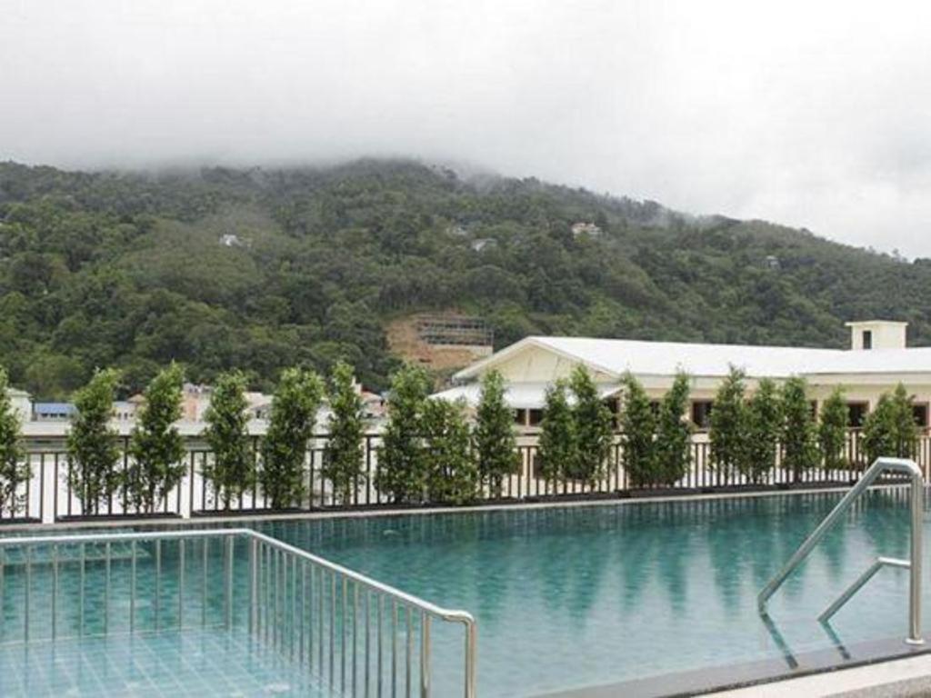 Azure Bangla Phuket Hotel Patong Екстериор снимка