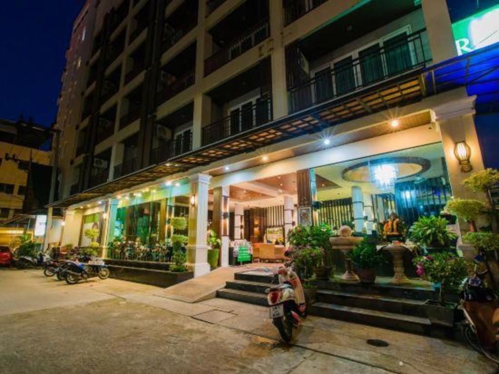 Azure Bangla Phuket Hotel Patong Екстериор снимка