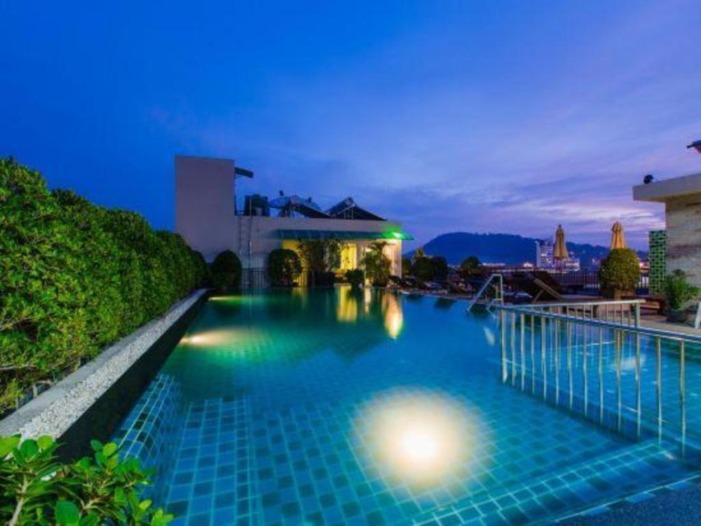 Azure Bangla Phuket Hotel Patong Екстериор снимка