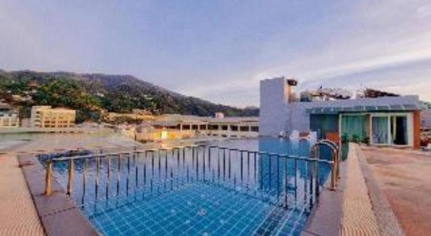 Azure Bangla Phuket Hotel Patong Екстериор снимка